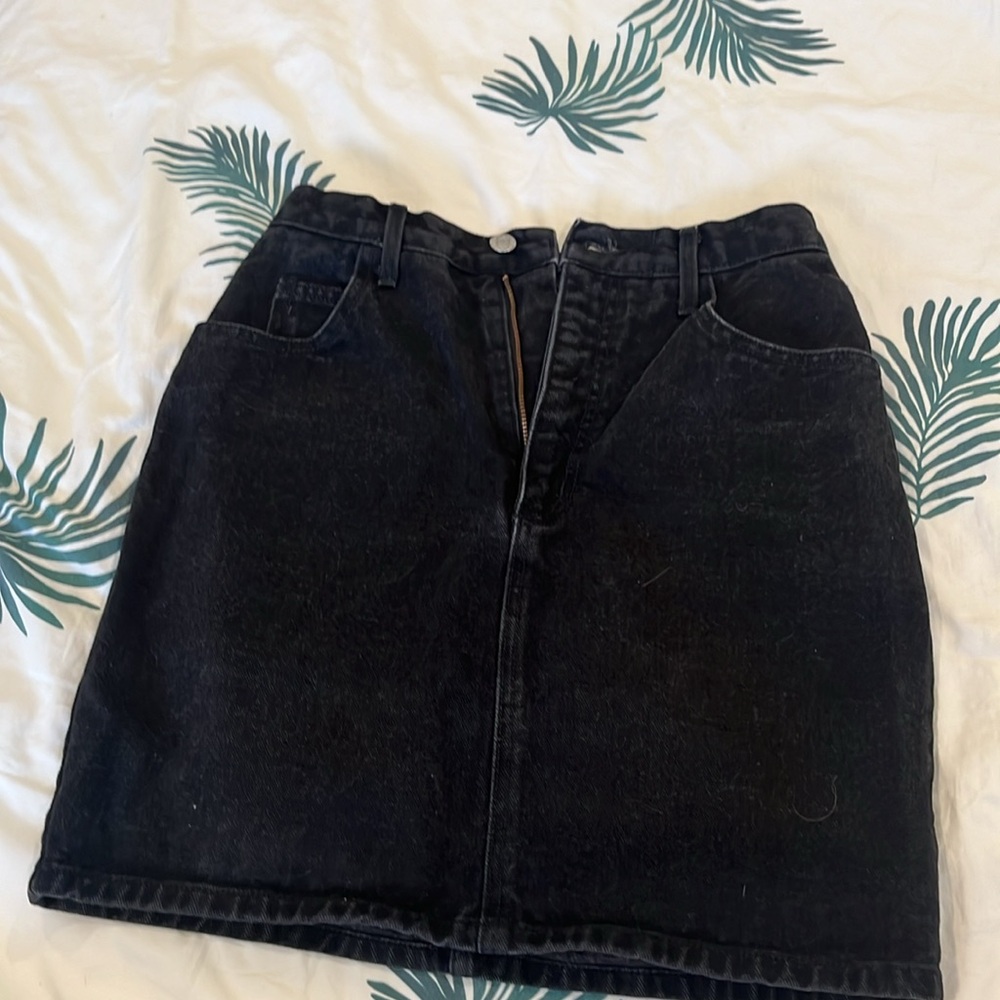 GUESS SKIRT - Picture 3 of 3